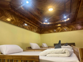 Heaven Backpackers HOSTEL & White Rabbit Tours